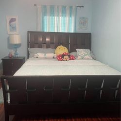 KING BED FRAME ONLY ( Not include Mattress)