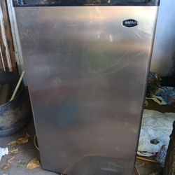 Sanyo Stainless Steel Mini Fridge