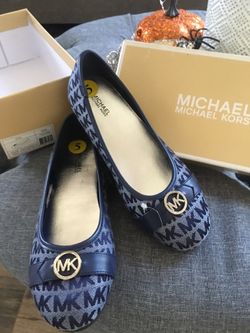 Michael Kira navy blue shoes