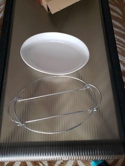 🍽️ White Porcelain Oval Dish with Metal Tray – 12½" x 8½" x 1"