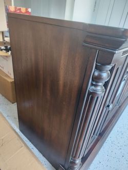 SOLID WOOD TV STAND/MEDIA UNIT