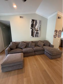 Large Gray Sectional Sofa – Excellent Condition