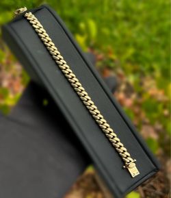 Jewelry 10k solid yellow Gold Miami Cuban bracelet 7.75” 38.9grams 8.00mm