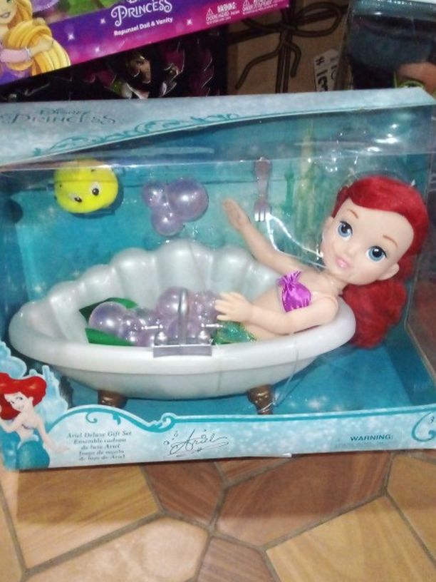 NEW! DISNEY GIFT SET FOR ONLY $20 EACH!