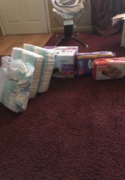 Diaper bundle size 1 400 diapers $40