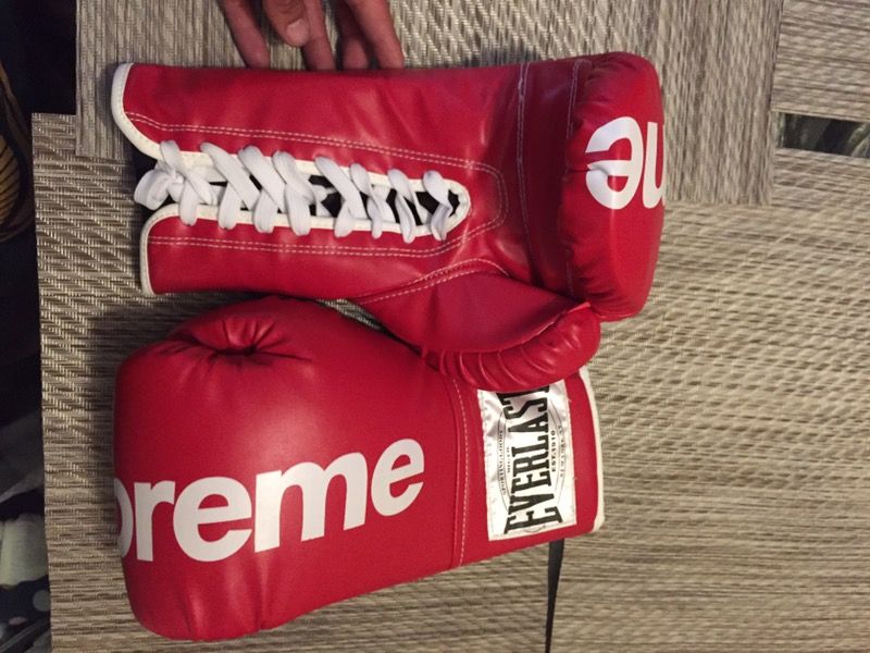 ❌SOLD❌SOLD❌SOLD❌SOLD❌ Supreme Everlast Boxing Gloves FW08
