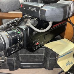GE 9-9806 CCO VHS Movie Video Camera System Camcorder w/ Case And Accessories