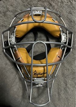 Douglas Force 3 Baseball Umpire / Catcher’s Mask with Shock Suspension System