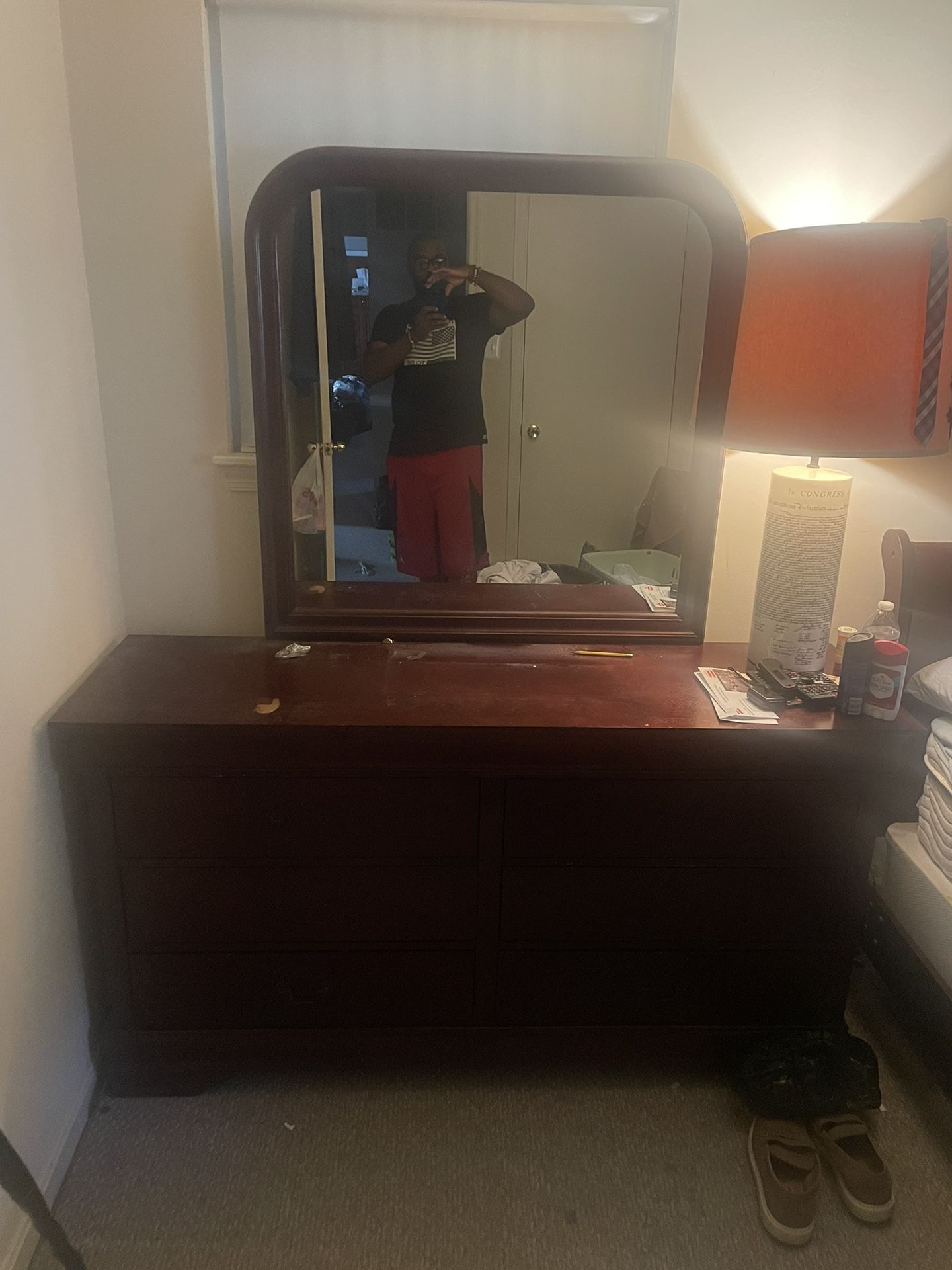 Dresser With Mirror