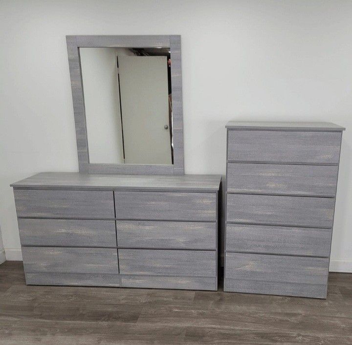 Dresser With Mirror And Chest *** Cómoda Con Espejo Y Gavetero