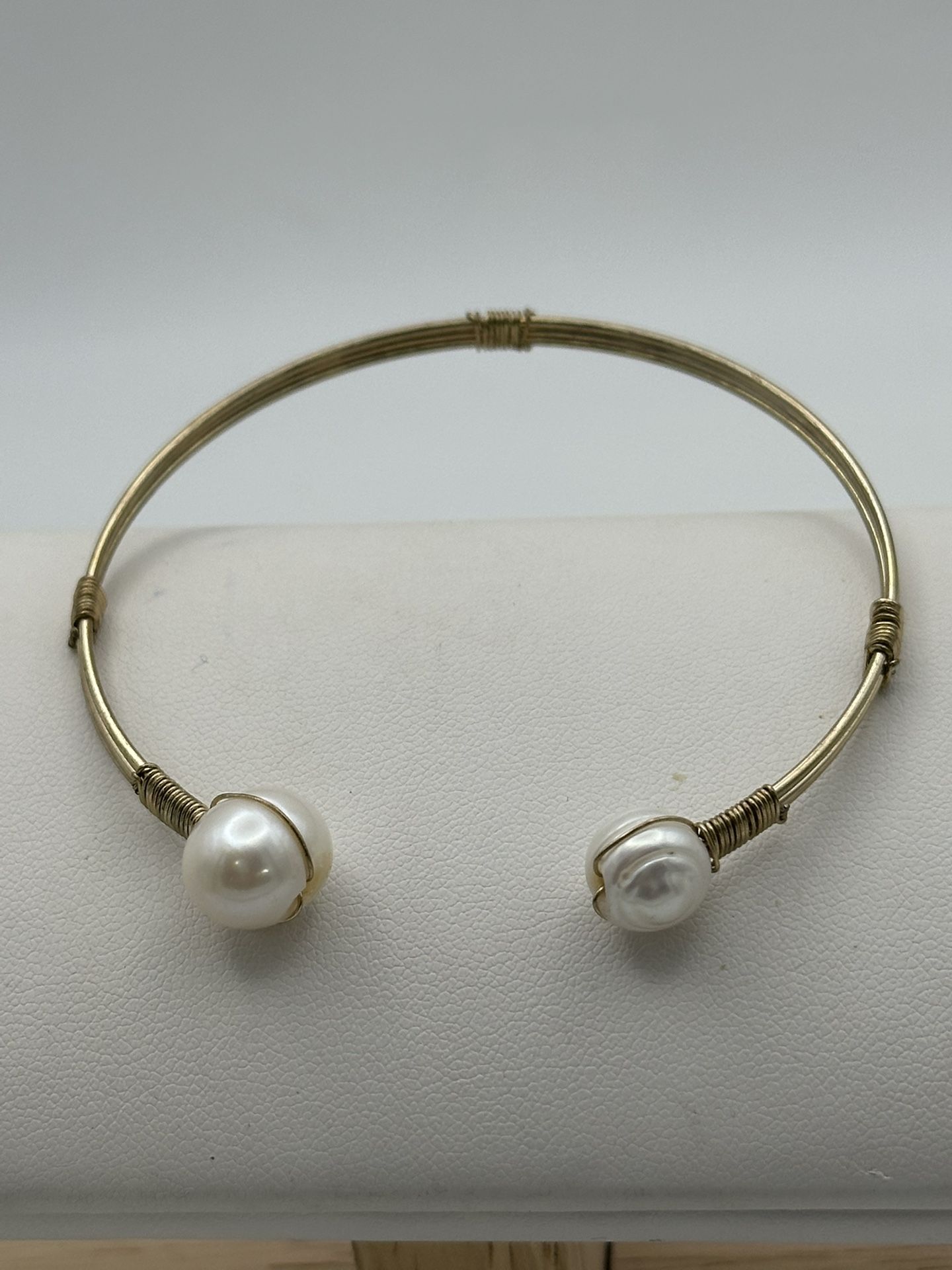 Wire Cuff Bracelet With Genuine Pearls 7 “ Great Condition 
