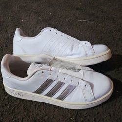 Women's Sz 8.5 Adidas 