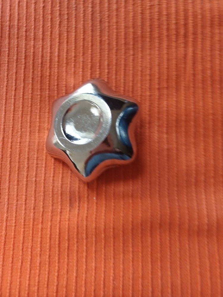HAND SHAPED RATCHET GRIP DESIGN FOR 3/8" DRIVE