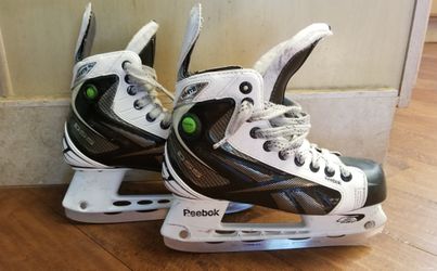 Reebok White K Pump Ice Skates - Junior Size 4.5