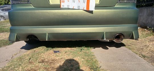AIR WALKER REAR BUMPER OUT OF MY 01 IS 300 ( FIBERGLASS) READY FOR PICK UP  LOCATION WEST LA / CULVER CITY / MID CITY PRICE $200
