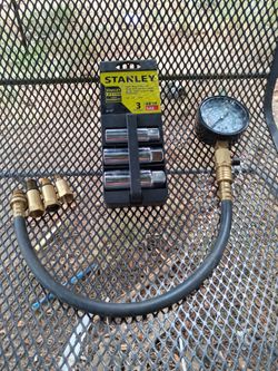 Spark plug socket set and Spark plug compression tester