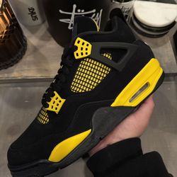 Jordan 4 Thunder 