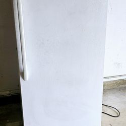 GE COMMERCIAL DEEP FREEZER