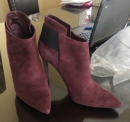 Guess Suede burgundy booties