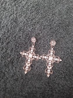 Cross ear rings