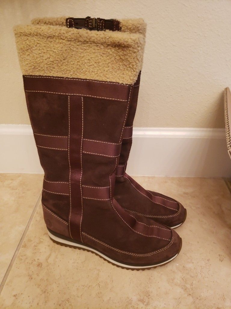 New womens Timberland boots size 7 1/2 M 