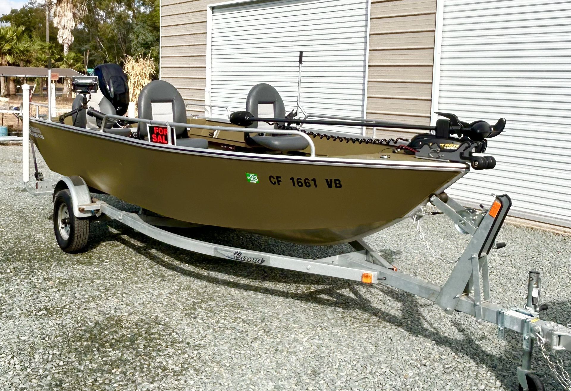 Aluminum Fishing Boat.  River Hawk Pro- V 16