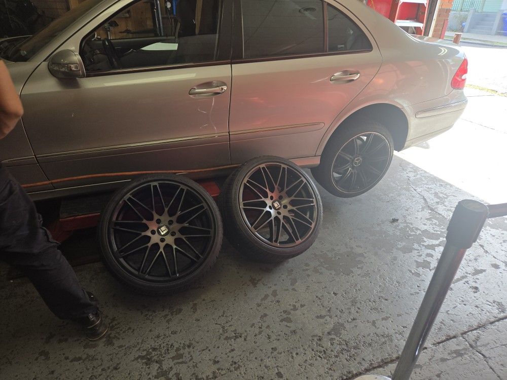 Mercedes E500 Rims (X4)
