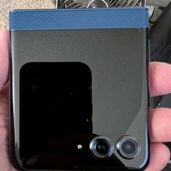 Motorola Razer 2025 For Cricket Wireless Only