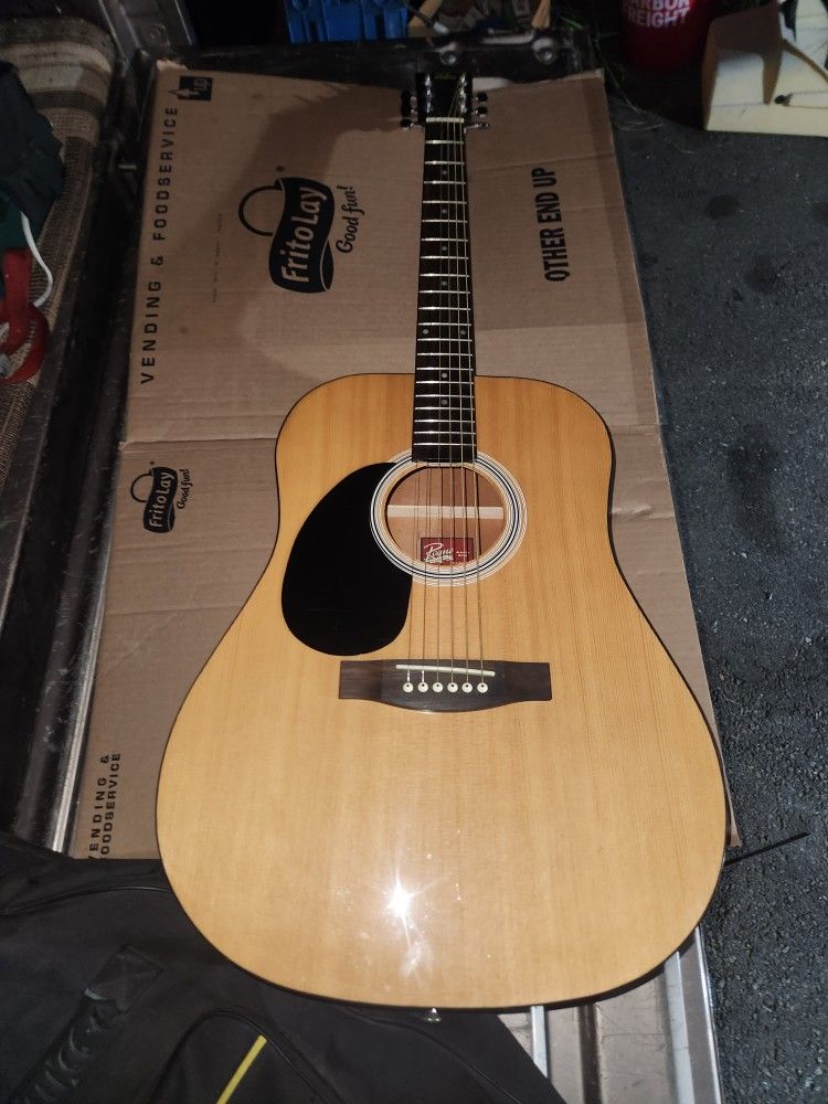 Left Handed Acoustic Guitar With Gig Bag $80