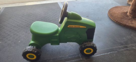 John Deere Riding Toy Tractor Sit n Scoot Ertl Toddler Indoor Outdoor Heavy Duty