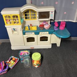 Vintage Little tikes Country Kitchen & accessories