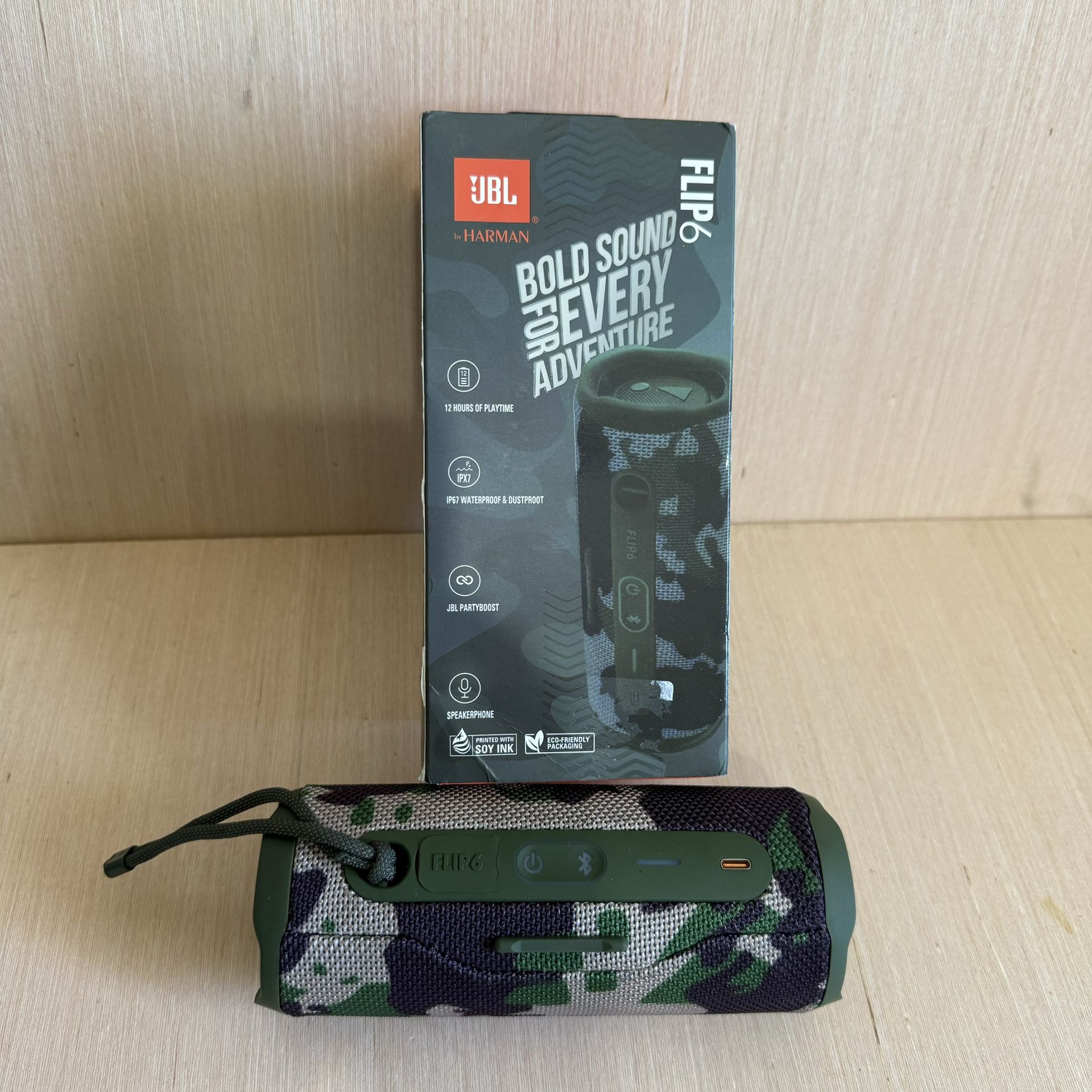 JBL Flip 6 Bluetooth Speaker Waterproof, 12 Hr Battery, Camo Preowned Great!!