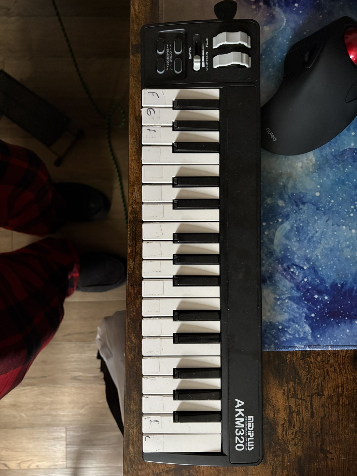 AKM320 midi Controller