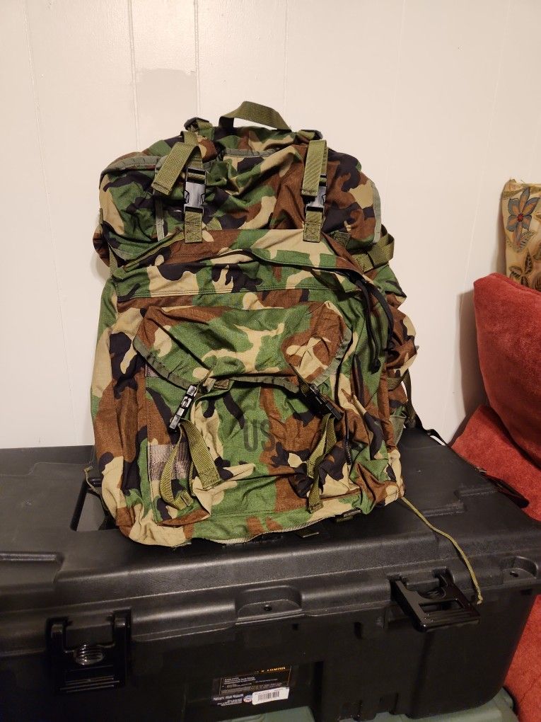 CFP90 Wd Camo Molle Backpack ( New)