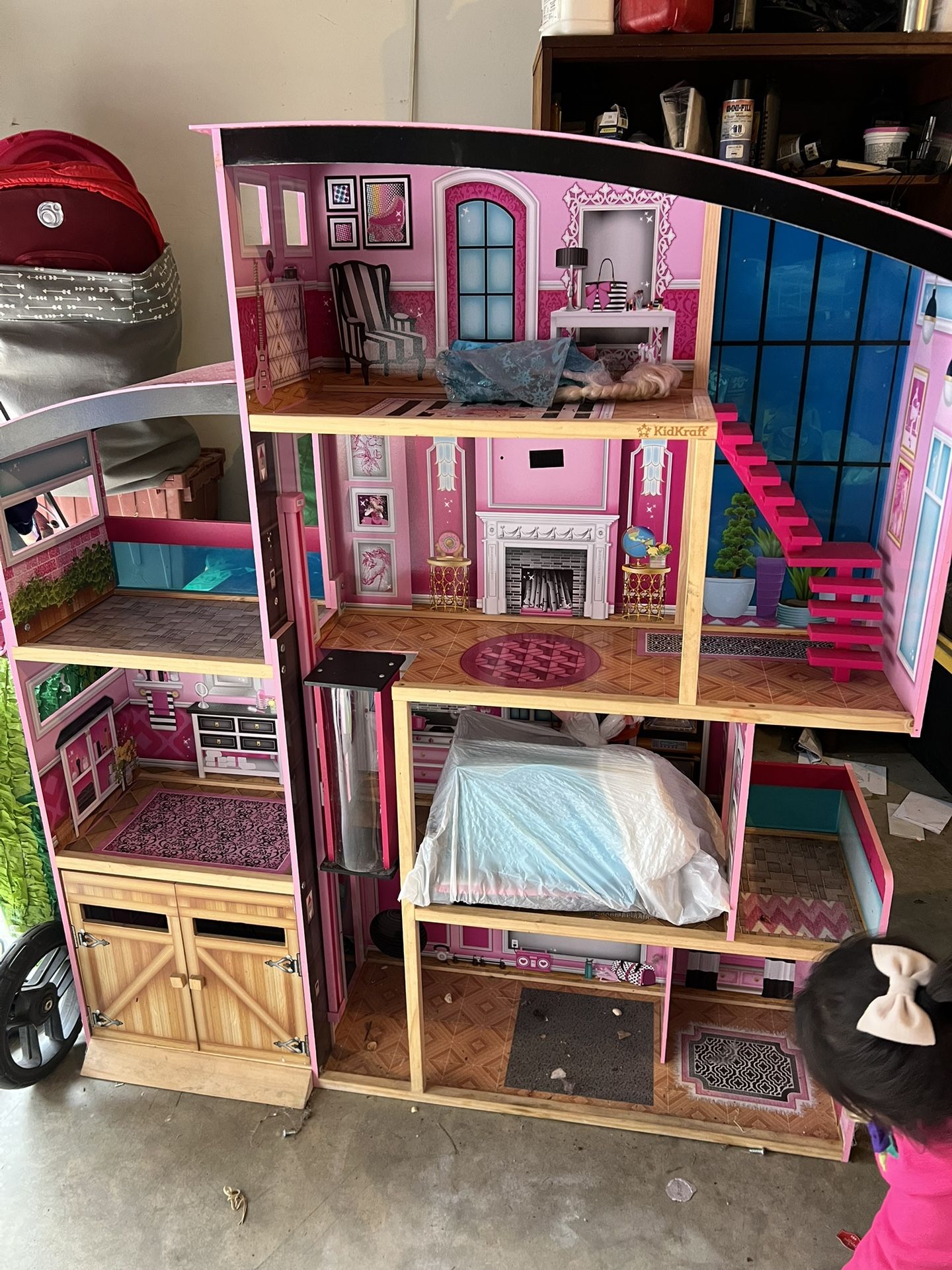 Doll House 