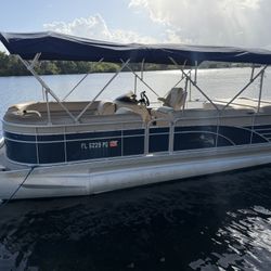 Bennington 20 Pontoon Boat