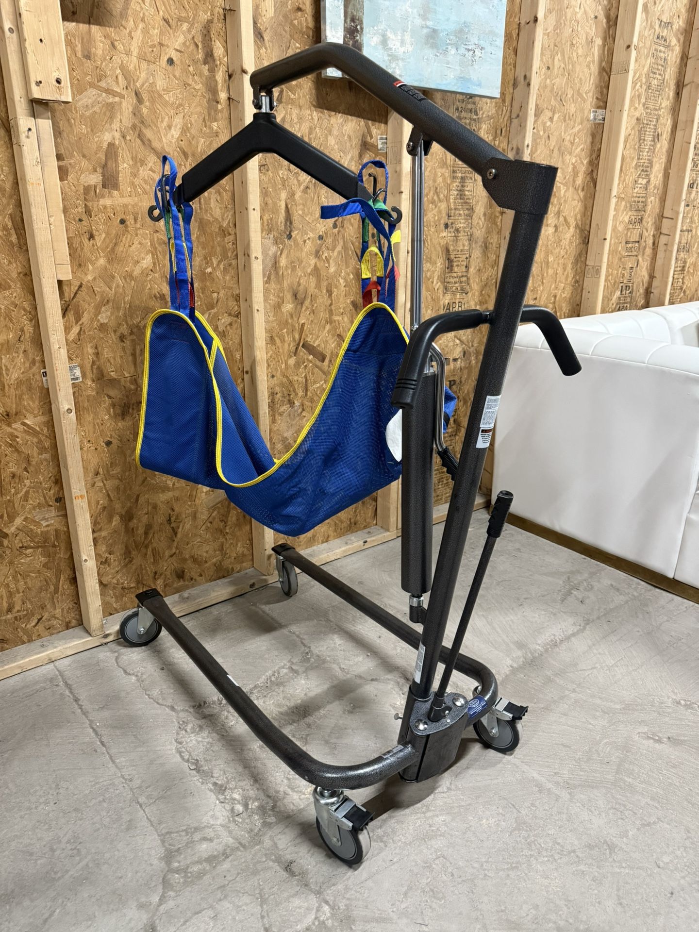DRIVE MEDICAL  13023SV HOYER HYDRAULIC 450LB FULL BODY PATIENT LIFT WITH 2 SLINGS - Delivery Available!