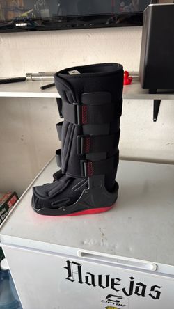 Orthopedic walker boot
