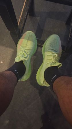 Yeezy 350 Glow 9.5