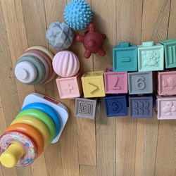 Montessori Toys for Babies 0-3-6-12 Months, Soft Baby Teething Toys