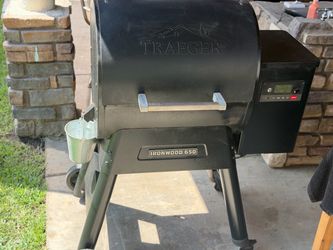 Traeger ironwood 650 Bluetooth pellet smoker grill 225$