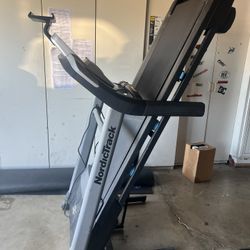 Folding Treadmill NordicTrack  Flex select 