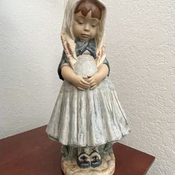 Vintage Lladro - Missy #4951 "Little Girl w/Scarf - GRES