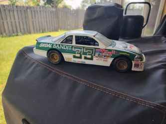 NASCAR 1/18 scale Chevrolet lumina car number 33 Harry Grant