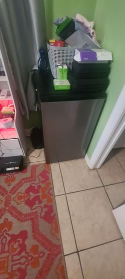 Mini fridge