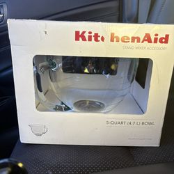 Kitchen Aid 5 Quart Glass Mixing Bowl for Stand Mixer. New in box. Pickup in Mount Holly 