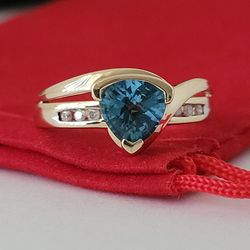10k Yellow Gold Blue Topaz and Diamond Ring Size 7 Solid Gold!/ Anillo de Oro Amarillo con 1 Topacio Azul y Diamantes! 👌🎁Post Tags: Anillo de Oro