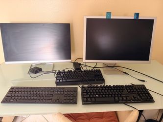 2 computer screen (apple + HP), and three keyboard with wire