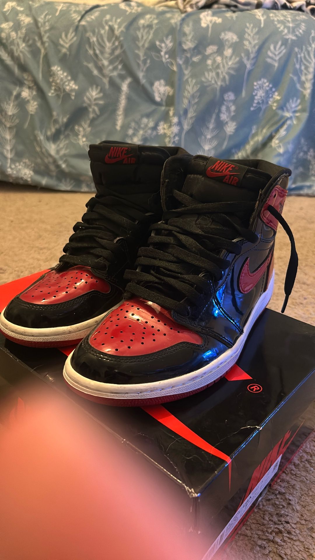 Air Jordan 1 Retro High OG Size Men's 7.5/womans 9