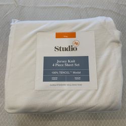 Brand New - Jersey Knit 4 Piece King Sheet Set in White